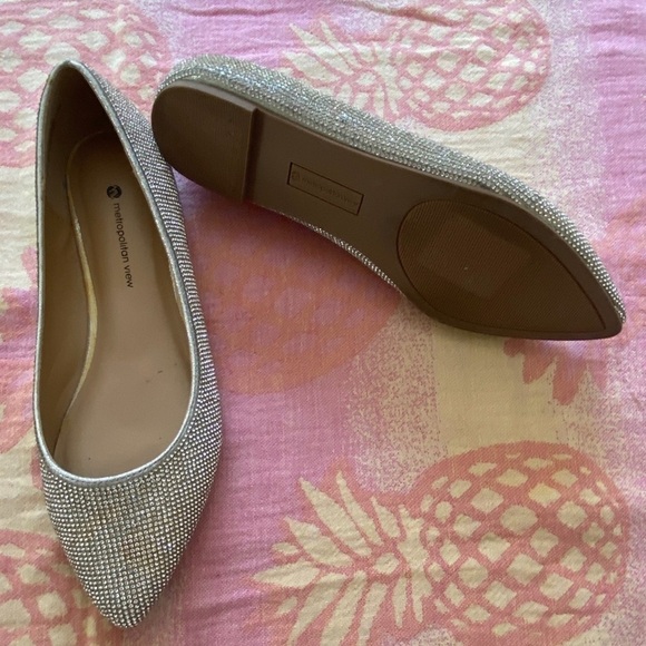 Rhinestones All Over Party Shoes Size 8.5 Feminine & Flat Preowned - Picture 3 of 10